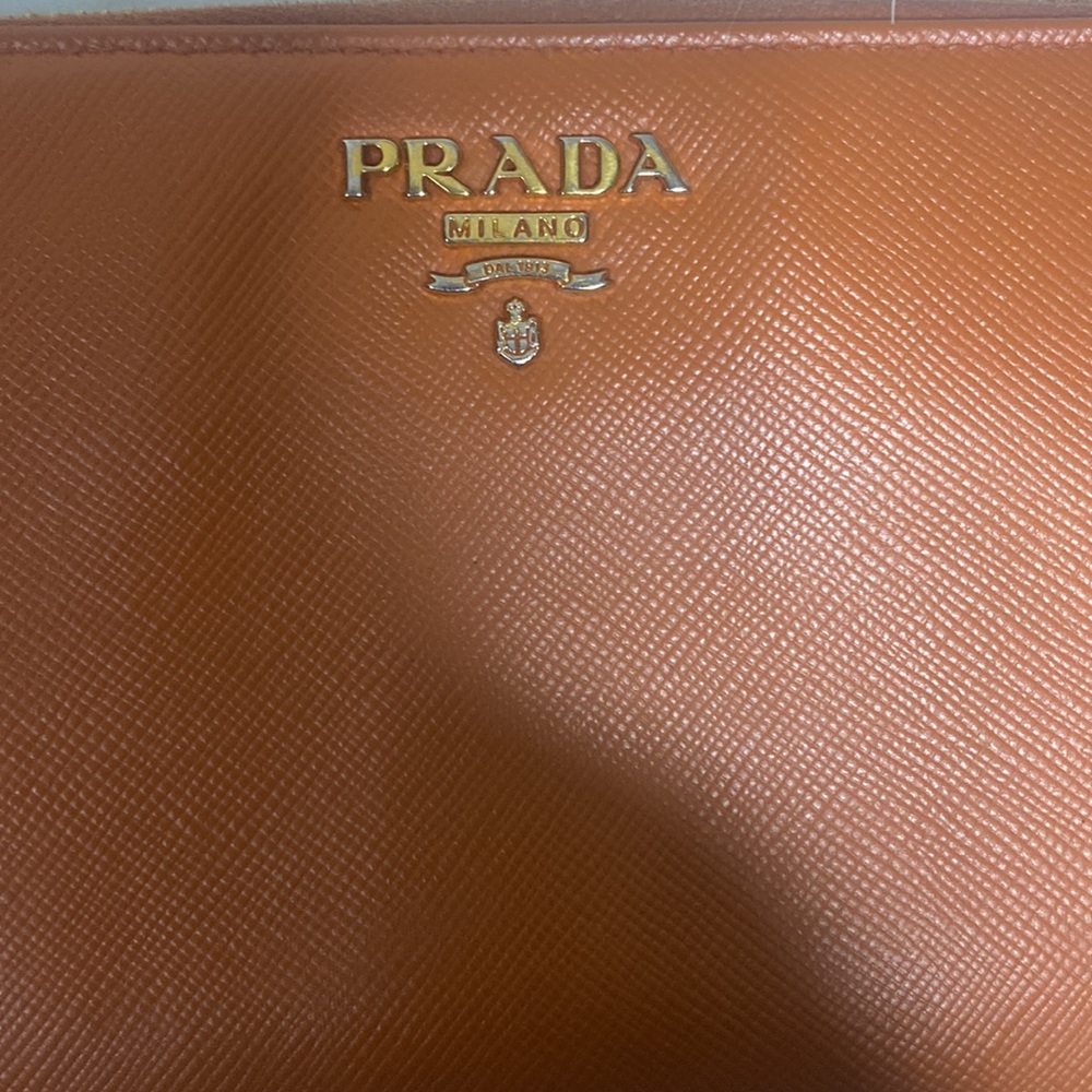 PRADA MilANO WALLET ORANGE (EUC)🧡🤎 with box/paper - Picture 10 of 15